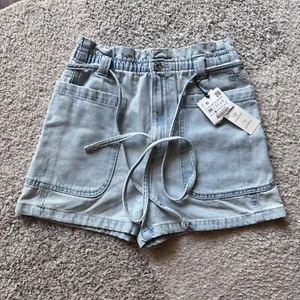 Zara High-Rise Belted Denim Paperbag Shorts Women's Size 4 Light Wash Pocket NEW - Picture 1 of 8