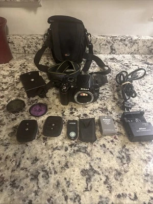 Nikon D3000 10.2MP Digital SLR Camera - Black (Body Only).and Accessories - Image 1 of 4