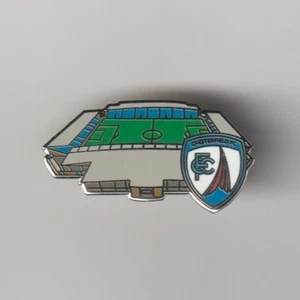 CHESTERFIELD F.C. Stadium & Club Emaille-Abzeichen mit Wappen KOSTENLOSER VERSAND UK - Bild 1 von 2