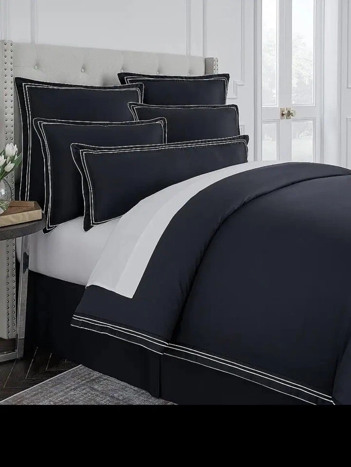 Conjunto de Capa de Edredom Dillard’s Luxury Hotel Elegance Preto Branco Cetim King 4 Peças - Imagem 1 de 4