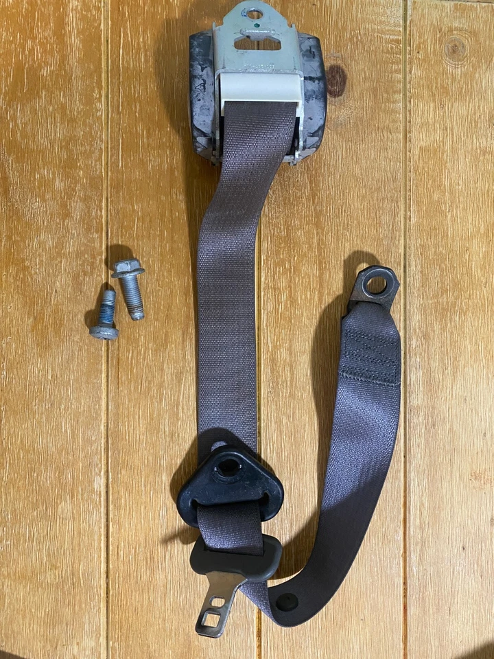 Dodge Caliber Rear Passenger Seatbelt with Hardware - Image 1 of 4