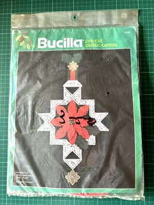 Bucilla Kunststoff Leinwand Kreuzstich Kit - Wand oder Tür hängen POINSETTIA - Bild 1 von 2