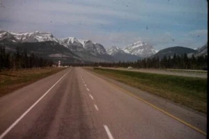 35mm Colour Slide- Highway to the Rockies 1979 Canada - Photo 1/1