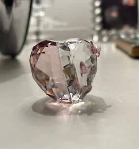 SWAROVSKI CRYSTAL LOVE HEART VIOLET, PINK BUTTERFLIES SMALL #1143411 - Picture 1 of 1