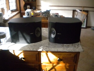 Bose 301 V Series Direct Reflecting matched Speakers Pair  Black in original box - Image 1 of 4