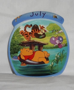 Bradford Exchange Winnie Puuh Juli das ganze Jahr durch Kalenderteller - Bild 1 von 4