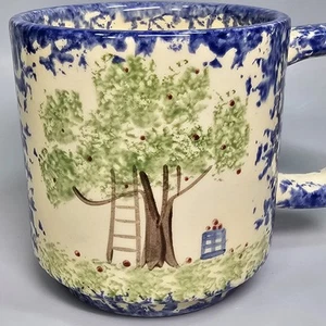 Taza de esponja manzana recogiendo huerto otoño otoño pintada a mano - Imagen 1 de 12