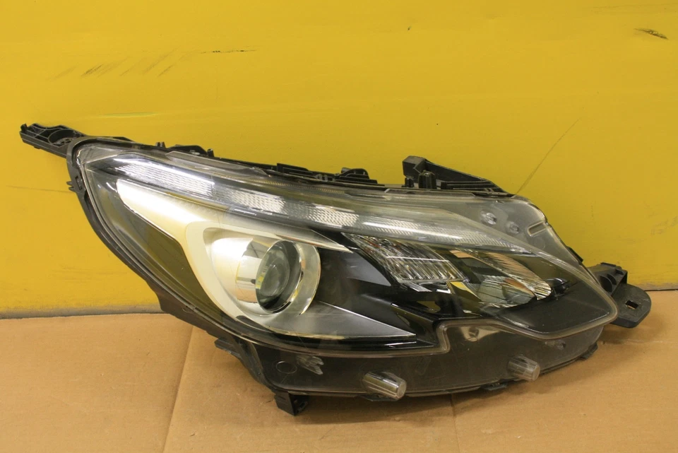 FARO DERECHO DRL ORIGINAL PEUGEOT 2008 2016-2019 9825313580 *DAÑADO* Foto 1 de 4