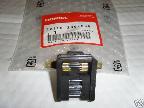 Caja de fusibles Honda NOS CB750 750 CB750K K0 K1 K2 69 - 72 32110-300-000 Foto 1 de 1
