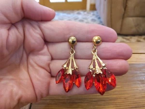 Brand new gold tone earrings with red resin crystals - Picture 1 of 3
