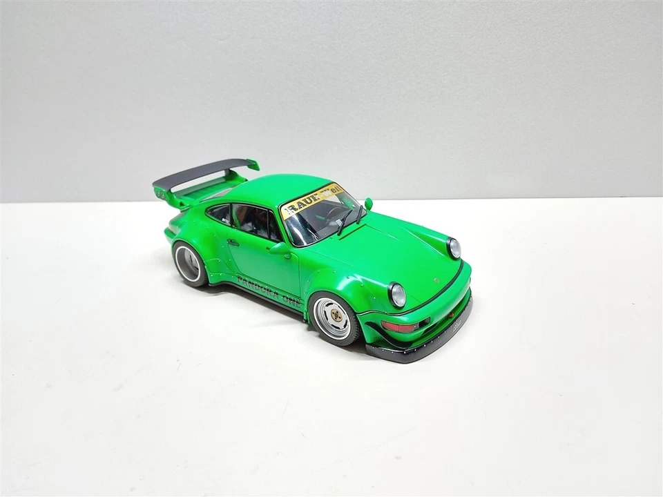 Porsche 964 RWB Pandora One verde del 2011 - 1/18 Artigianale base Solido - Immagine 1 di 4