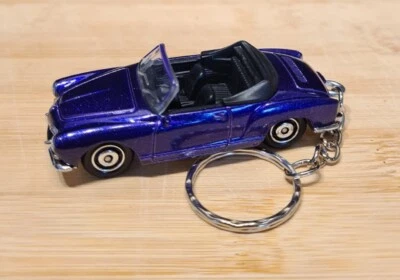 1/64 DIECAST MODEL CAR KEYRINGS 1969 TYPE 14 KARMANN GHIA CONVERTIBLE  - Image 1 of 4