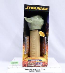 Jedi Master Yoda Giant PEZ Candy Roll Dispenser Star Wars 2006 NEW SEALED