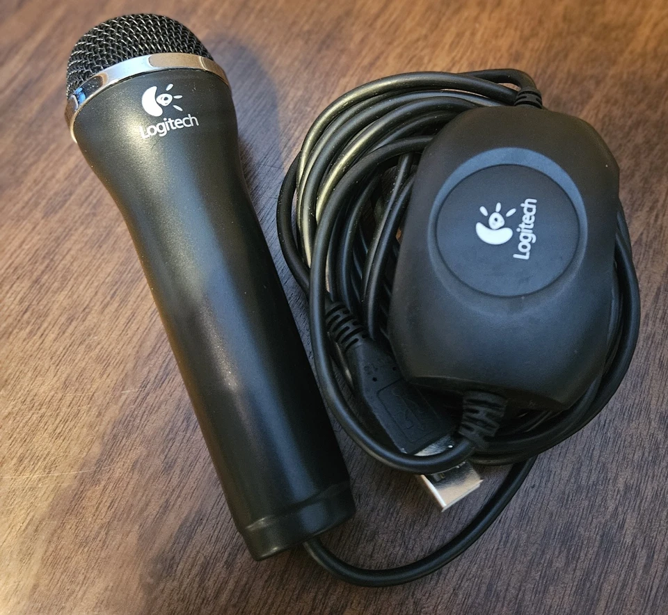 Micrófono USB Konami/Logitech para Wii Playstation PS2 PS3 Xbox 360 PC  Foto 1 de 3