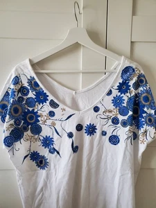 Schönes Shirt - Bild 1 von 8