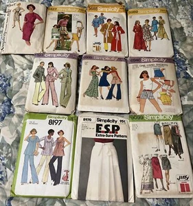 10 Simplicity Muster 60er & 70er Jahre - 2 sind ungeschnitten, Größen 8-14 - Bild 1 von 11
