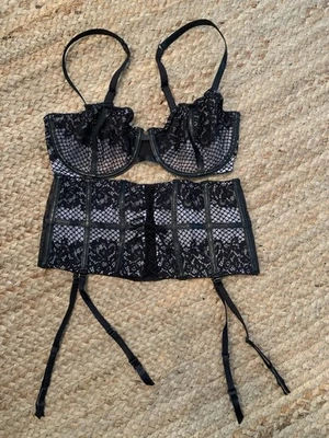 Victorias Secret Very Sexy Seductive Balconette Bra & Garter Set 34DD Leather - Image 1 of 4