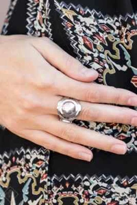 Paparazzi Fashion Fix "Metro Center" Shiny Silver Bead Ring - Picture 1 of 2