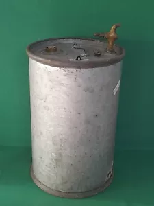 ANTICO RARO FUSTO CONTENITORE BIDONE PER OLIO IN FERRO CON RUBINETTO 1940. BY50 - Foto 1 di 9