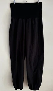 Lululemon Ladies Pants Size 6 (AU 10) Black Jogger Roll Down Waist Pockets Crop - Picture 1 of 12