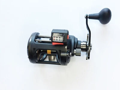 PENN Squall II Level Wind 20 RH Meeresangelrolle Angelrolle Multirolle 4,9:1 - Bild 1 von 4