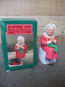 Vintage HALLMARK Mrs Santa Claus Christmas Stocking Hanger Holder