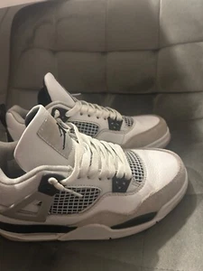 Jordan 4s oreo bianco e nero taglia 5 nuovo senza etichette - Foto 1 di 3