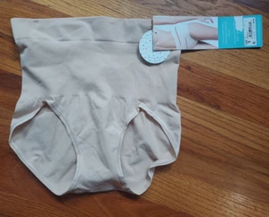 NWT Assets by Spanx Shaping Panty Brief Smoothing Lightweight Nude Sz Small - Picture 1 of 3