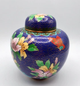 "Tarro de jengibre de colección Cloisonne con tapa azul profundo floral pergamino de mariposa 5 1/2" - Imagen 1 de 8