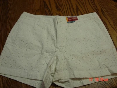 Pantalones cortos chinos con ojales blancos desteñidos Glory para mujer Foto 1 de 3