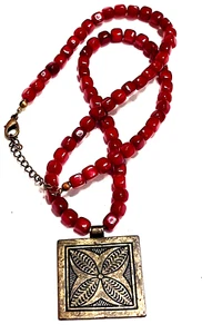 Red Polished Glass Beads VTG Beaded Necklace Single Strand 20" Brass Sqr Pendant - Picture 1 of 3
