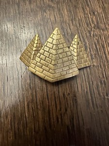 2000 Caliphs Of Cairo Pin- Mardi Gras Krewe Favor