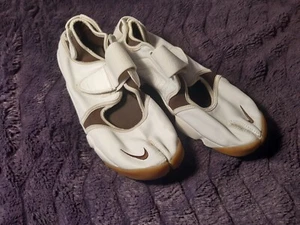 White Classic Nike Air Rift 308662 Split Toe Trainers Sandals - UK 10 EU 45 - Picture 1 of 10