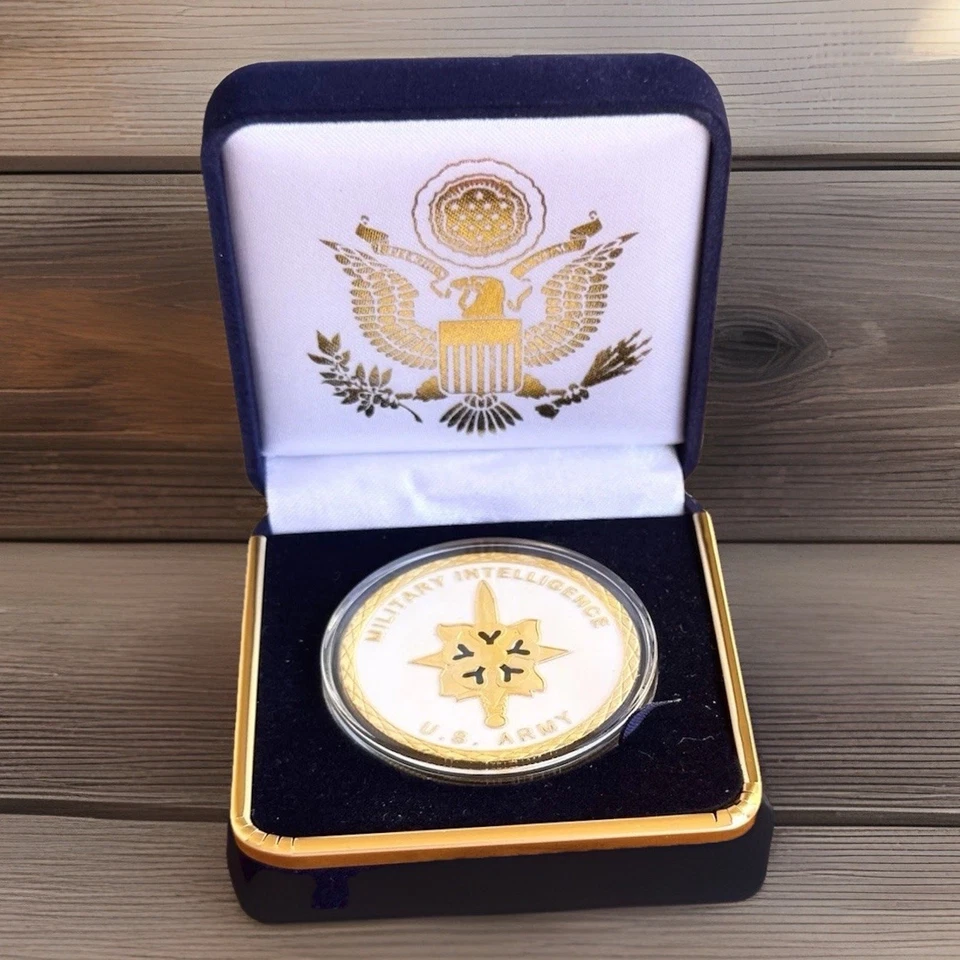 US Army MILITARY INTELLIGENCE MI Special Agent Challenge Coin W Presentation Box - Image 1 of 4