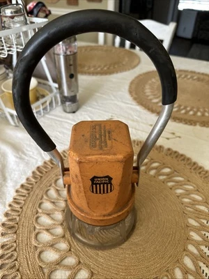 Lámpara de luz vintage Starlite 292 Union Pacific amarilla para ferrocarril sin probar Foto 1 de 3