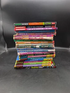 Lot Of 22 Goosebumps SC Books, R.L. Stine No Dupes Happy Halloween! Scary - Picture 1 of 4