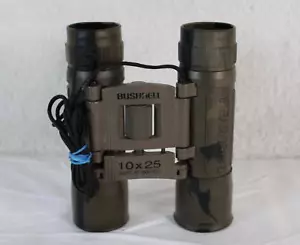 Bushnell Compact Camo Model 10 x 25 302 FT at 1000 YDA Binoculars A313 - Picture 1 of 7