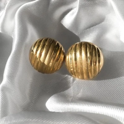 Vintage 14K Italy Yellow Gold Ribbed Dome Hollow Omega Back Stud Earrings, .75" - Image 1 of 4