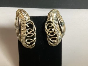 PRECIOSO PAR DE PENDIENTES PERFORADOS FILIGRANA PLATA ESTERLINA 5g Bonito Diseño  - Imagen 1 de 10