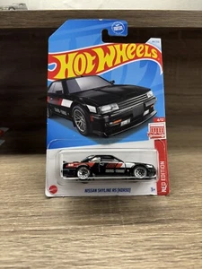 Hot Wheels Red Edition Nissan Skyline RS (KDR30) Bersaglio Esclusivo Nuovo - Foto 1 di 2