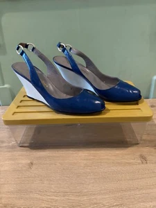 Vintage Andrew Geller Blue & White Leather Slingback Wedges Size 8 - Picture 1 of 12