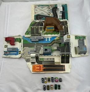 Micro Machines Super Van City di Galoob 1991 con 11 auto in ottime condizioni - Foto 1 di 12