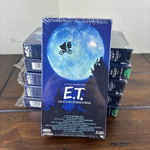 VINTAGE 1988 ET E.T. VHS Movie Tape NEW Broken Seal MCA Green Flap - Picture 1 of 11
