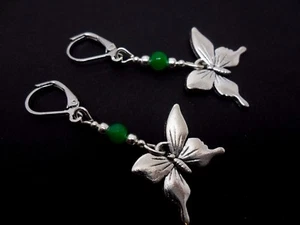 A PAIR TIBETAN SILVER DANGLY BUTTERFLY GREEN JADE BEAD LEVERBACK HOOK EARRINGS. - Picture 1 of 1