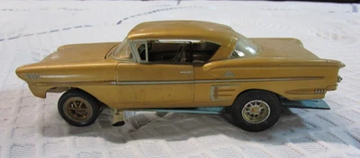 Vintage - AMT  1958 Chevy Impala - Built 1/25 Model - Gold - Image 1 of 4