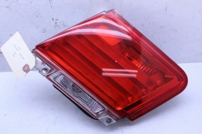 BMW 740i 750i 2009-2012 luz trasera derecha montaje tapa 63217182206 OEM usado Foto 1 de 4