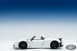 1/18 Autoart 2013 Porsche 918 Spyder Weissach White 🤝ALSO OPEN FOR TRADE🤝 - Picture 1 of 5
