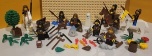LEGO lot- 10 classic wolfpack minifigures. vintage castle, shield, flag, horses. - Picture 1 of 1