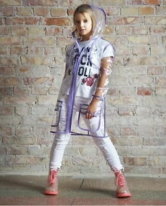 Vinilo transparente para niños deporte Impermeable. Chaqueta de lluvia elegante para chicas. - Imagen 1 de 3
