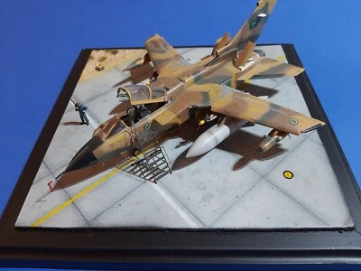 Panavia Tornado IDS RSAF 1/72 Hasegawa diorama ( PRE- ORDER ) - Immagine 1 di 4